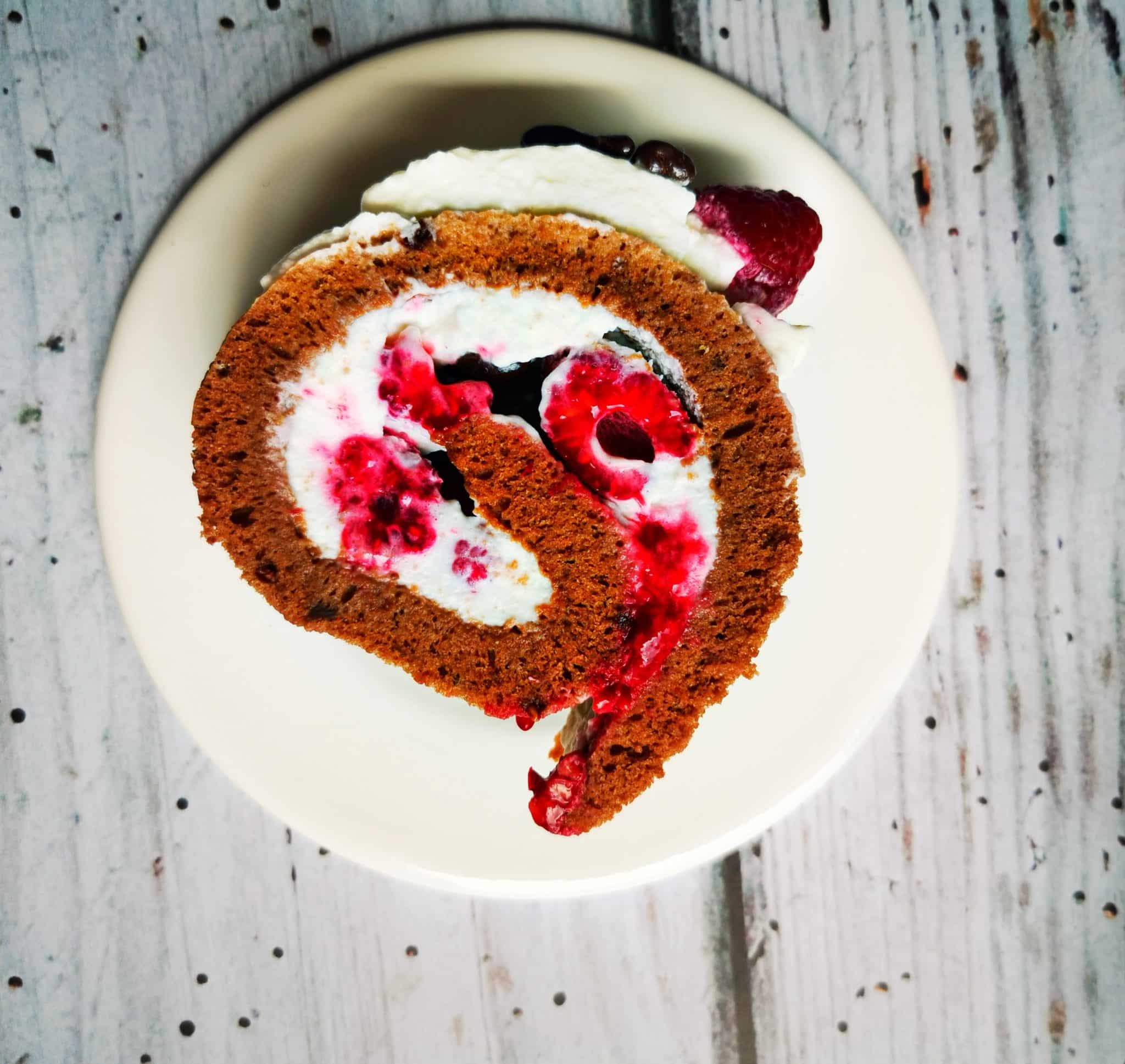 Schokolade-Himbeer-Roulade - ANA + NINA