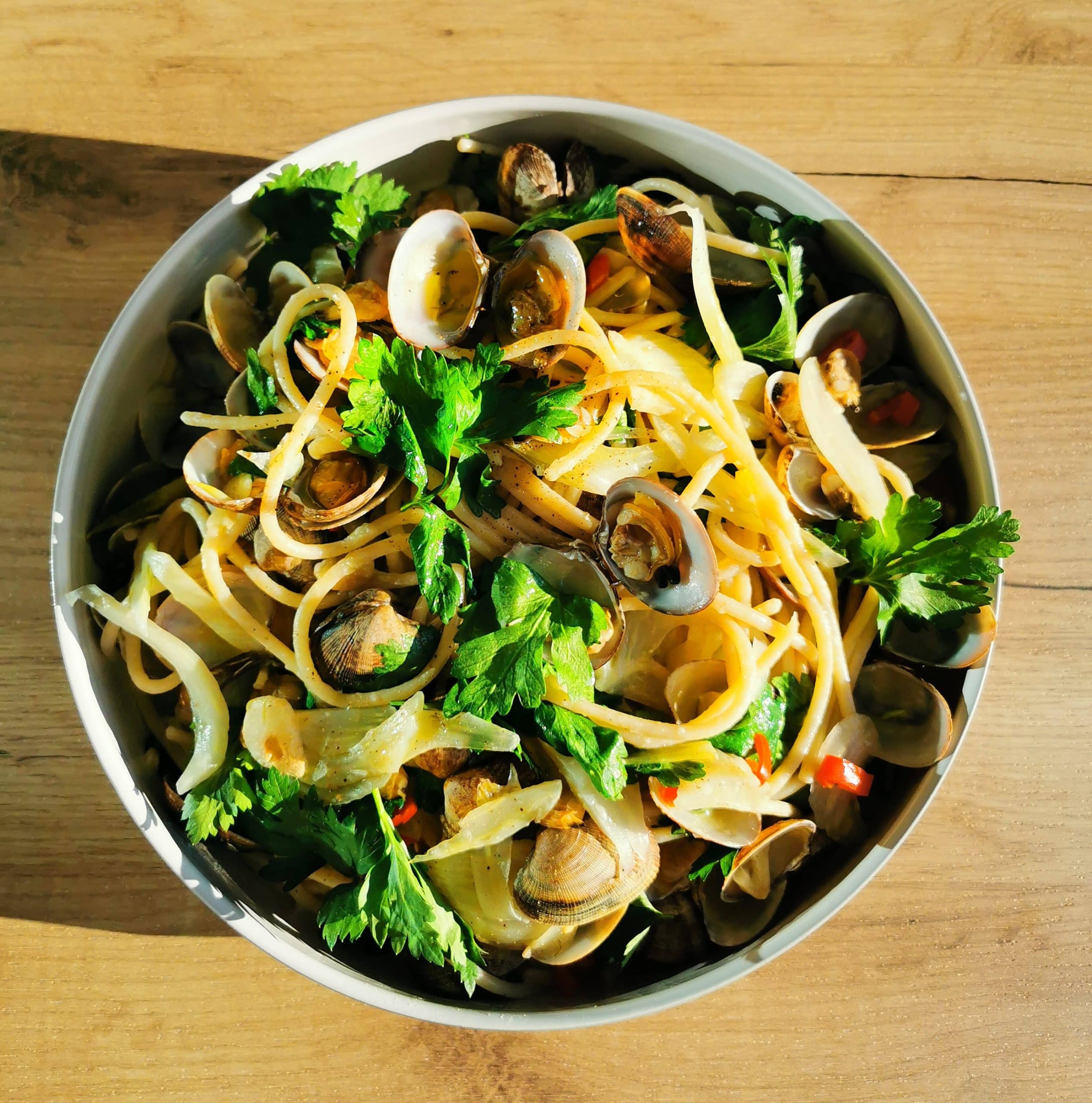 Spaghetti alle vongole mit Fenchel
