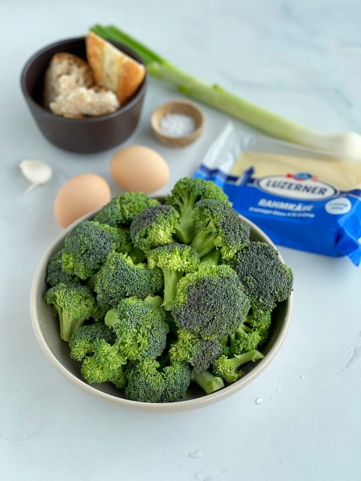 Brokkoli Bites mit cremiger Käsefüllung ANA + NINA