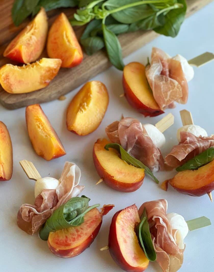 Mozzarella Rohschinken Spiesse mit Pfirsich Titelbild