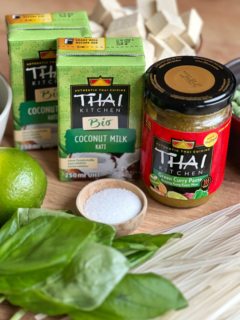 Grüne Thai Curry Suppe - ANA + NINA Grüne Thai Curry Suppe - ANA + NINA