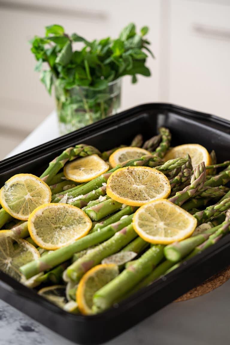 Grüner Spargel aus dem Ofen - ANA + NINA Grüner Spargel aus dem Ofen - ANA + NINA
