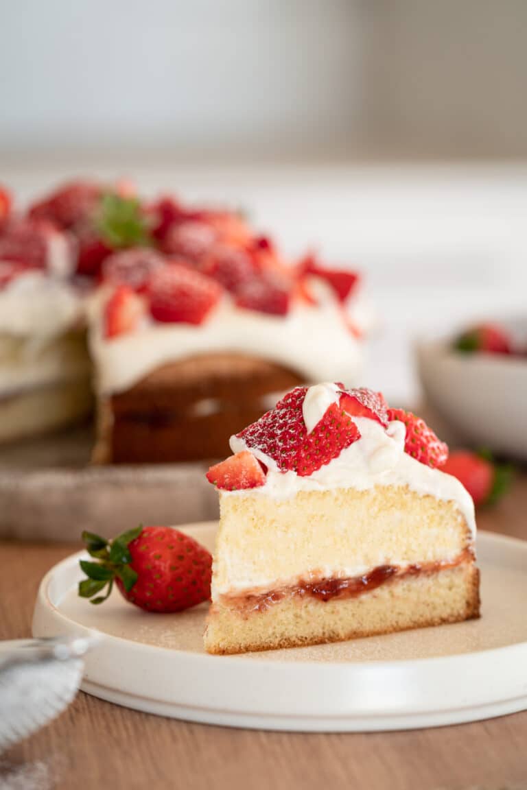 Mandel-Erdbeerkuchen mit Vanille - ANA + NINA Mandel-Erdbeerkuchen mit Vanille - ANA + NINA