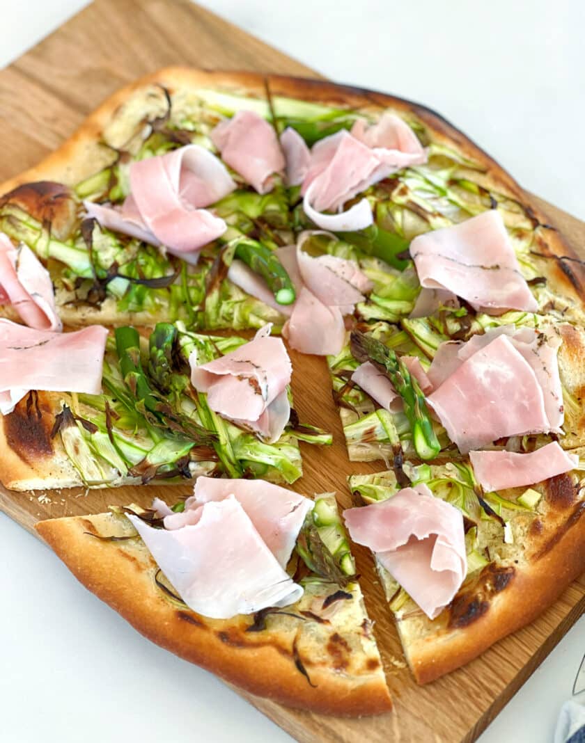 Spargel Flammkuchen aus dem Ofen