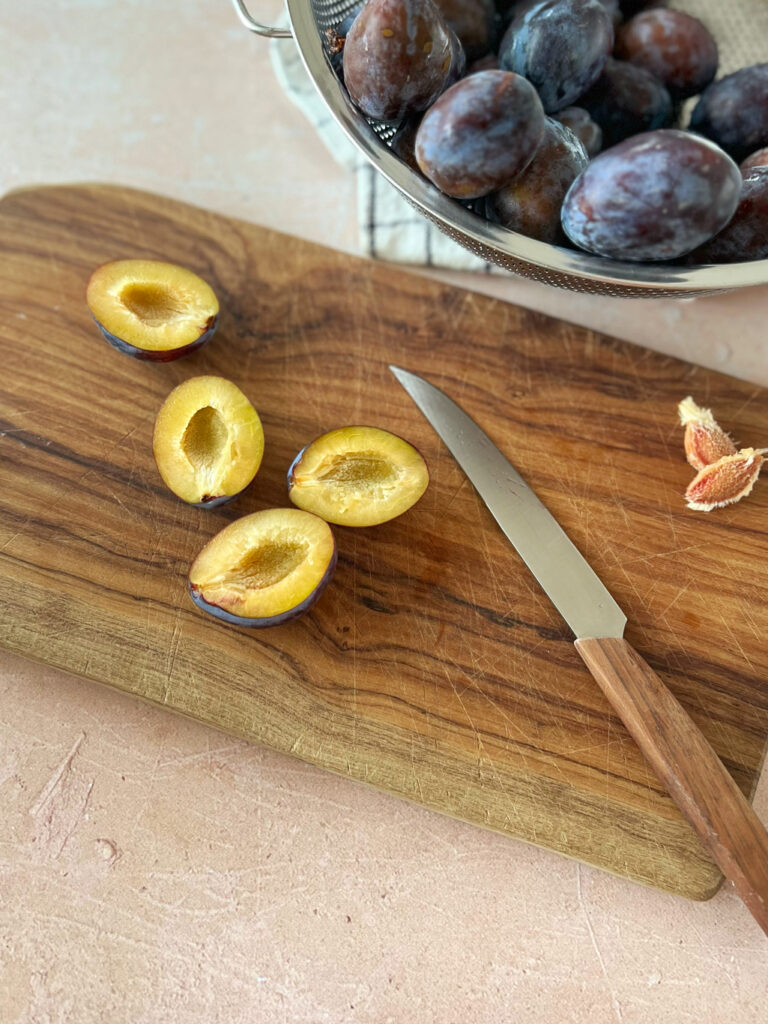 Zuckerreduzierte Zwetschgen Konfitüre - ANA + NINA