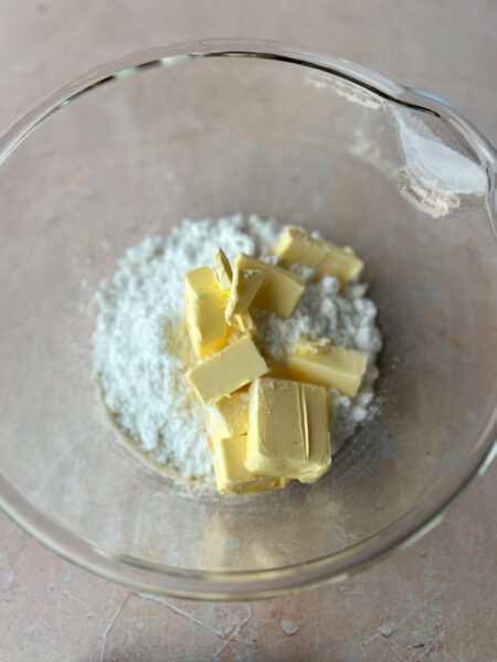 Butter Puderzucker Salz Ei Mehl Baumnüsse (Walnusskerne) Rohrzucker Rahm Milch Honig