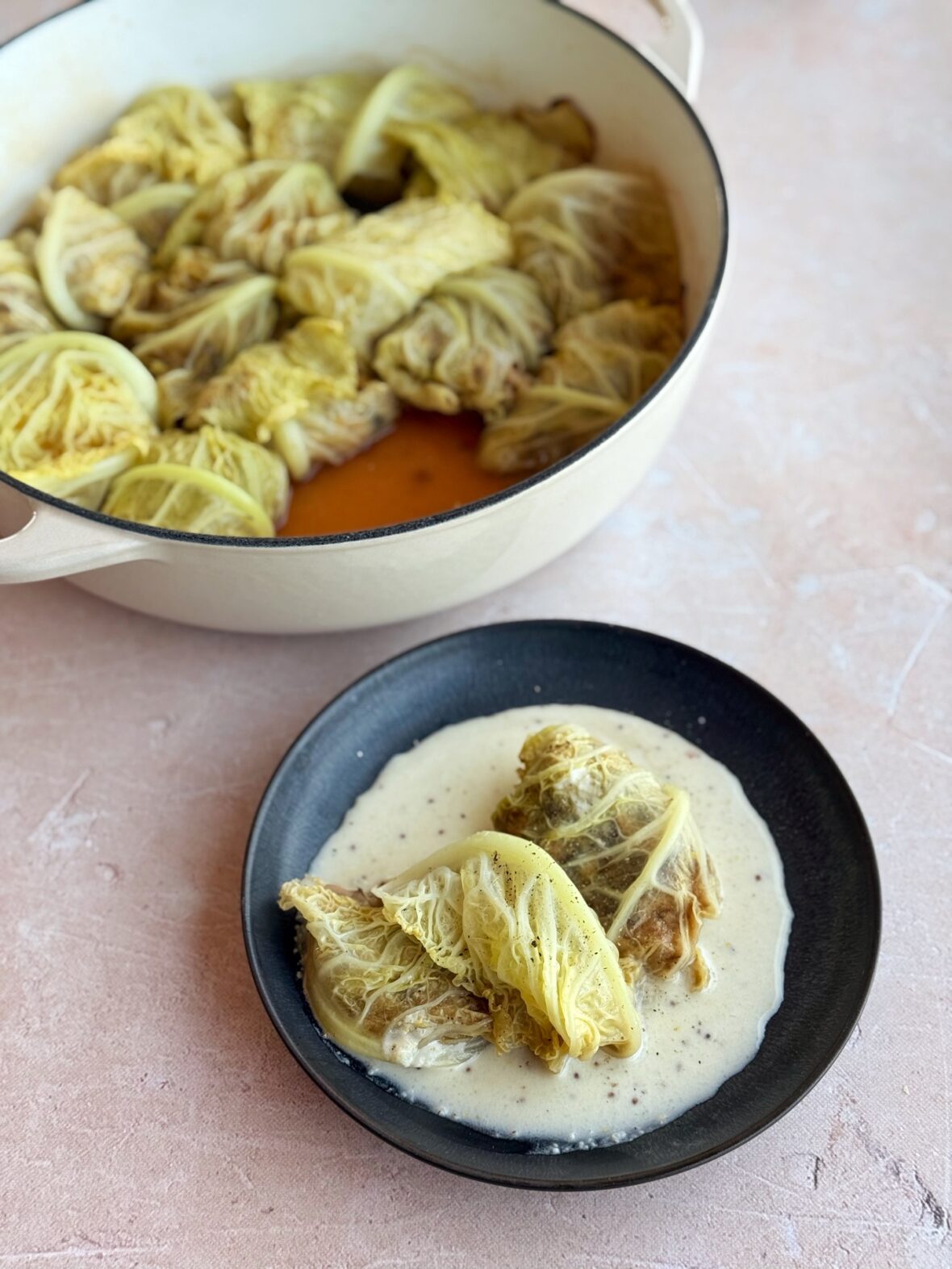 Wirsingwickel mit Pilzfüllung und körniger Senfsauce - ANA + NINA Wirsingwickel mit Pilzfüllung und körniger Senfsauce - ANA + NINA