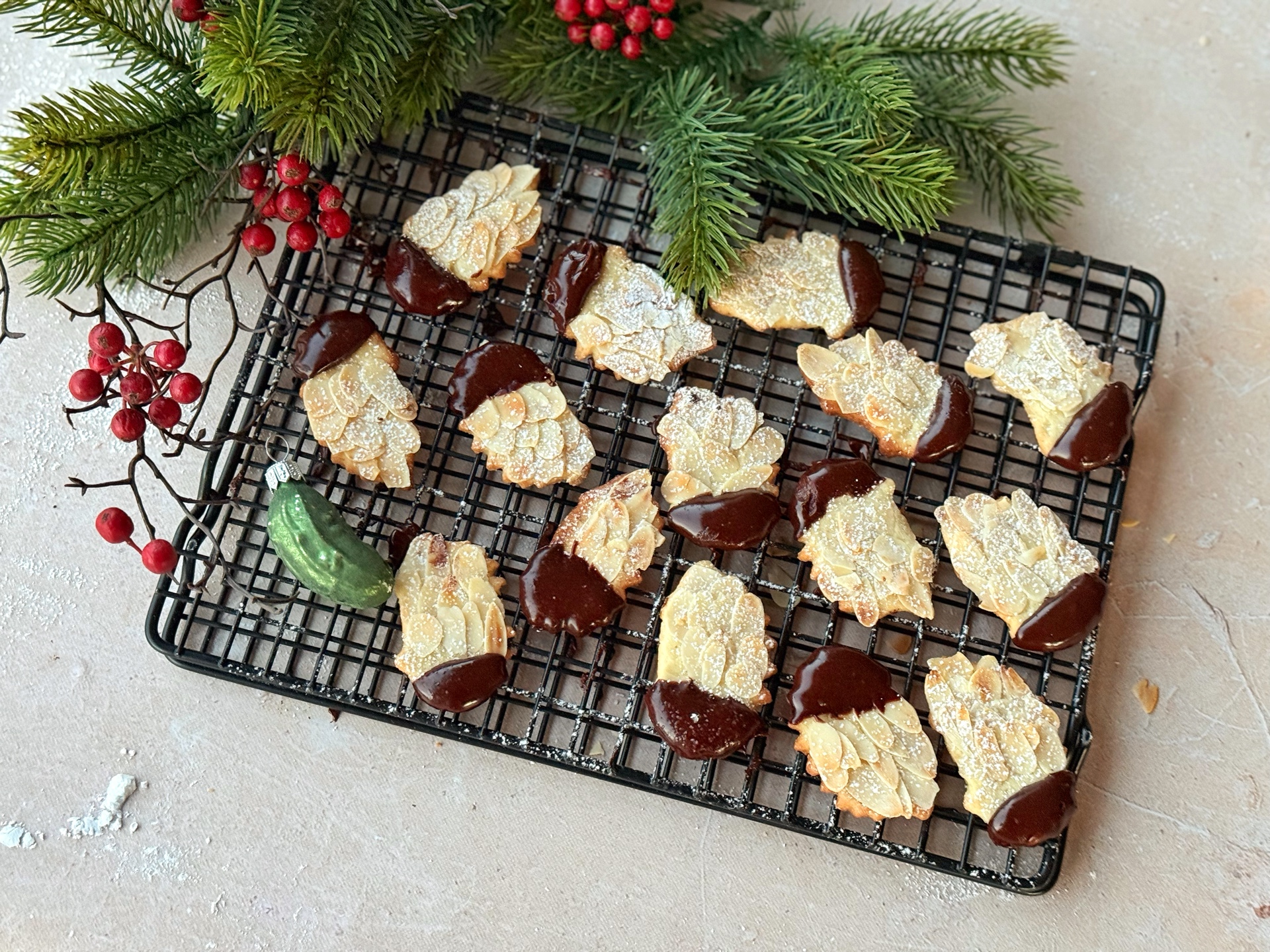 Tannenzapfen-Mailänderli - ANA + NINA Tannenzapfen-Mailänderli - ANA + NINA