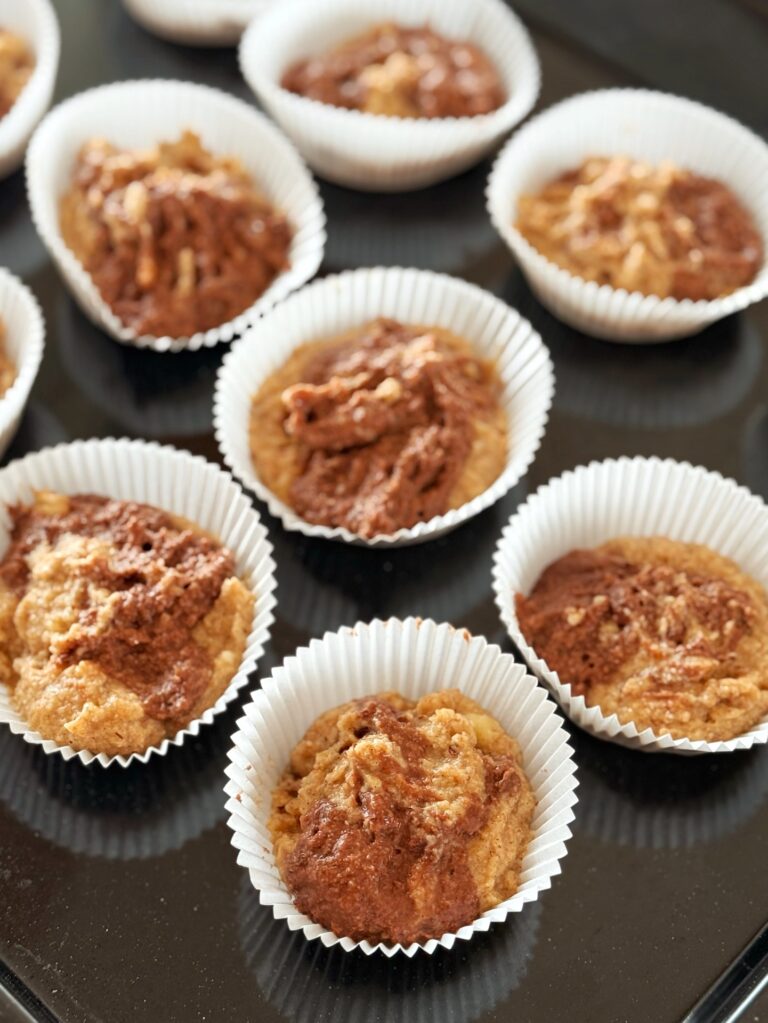 Zuckerfreie Marmor-Bananen-Muffins - ANA + NINA