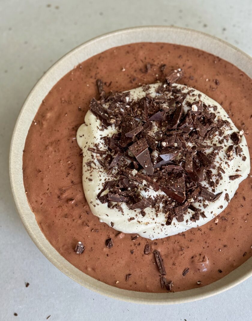 Skyr-Toblerone-Mousse servieren