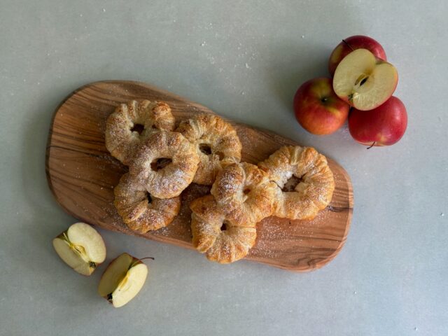 Schnelle Apfel-Blätterteig-Ringe