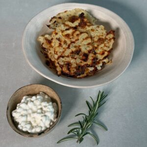 High‑Protein Hüttenkäse Chips – der knusprigste Snack, den du super schnell vorbereitest!